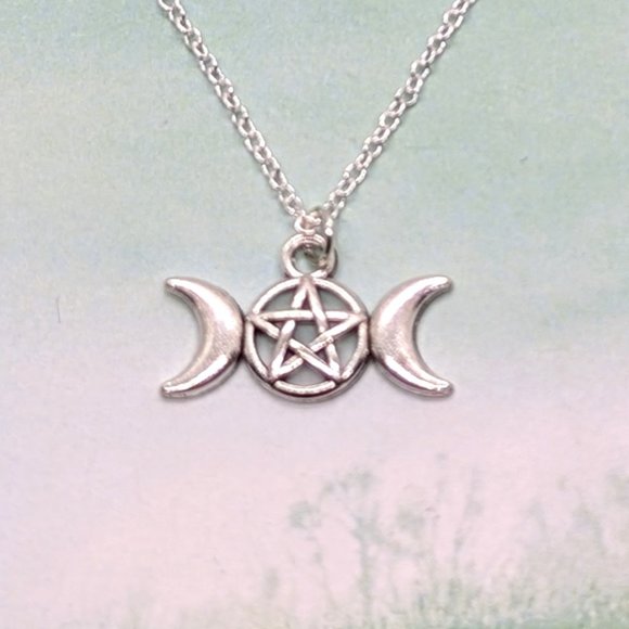 Baroque Vintage Jewelry - Silver Triple Goddess Moon Pentagram Wicca Necklace